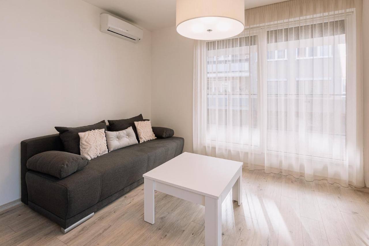 Skau 2 Old Town Family & Business Apartment 2 Floor Free Parking บราติสลาวา ภายนอก รูปภาพ