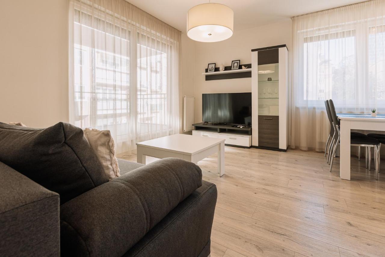 Skau 2 Old Town Family & Business Apartment 2 Floor Free Parking บราติสลาวา ภายนอก รูปภาพ