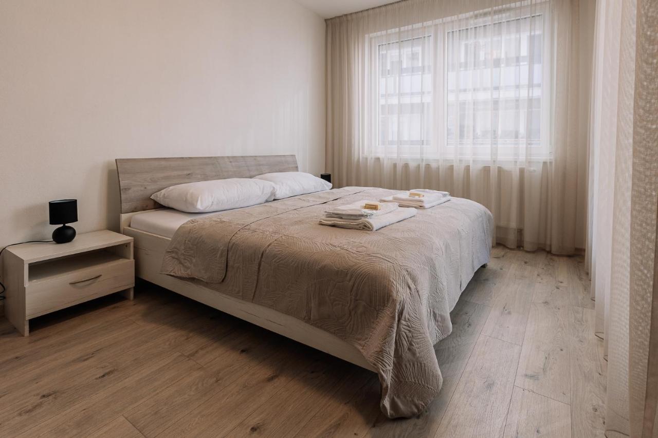 Skau 2 Old Town Family & Business Apartment 2 Floor Free Parking บราติสลาวา ภายนอก รูปภาพ
