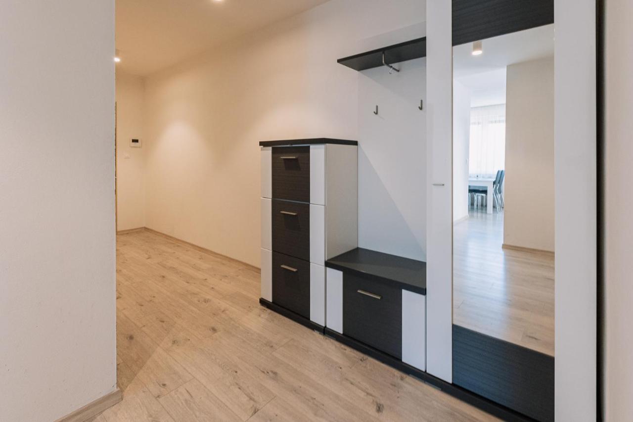 Skau 2 Old Town Family & Business Apartment 2 Floor Free Parking บราติสลาวา ภายนอก รูปภาพ